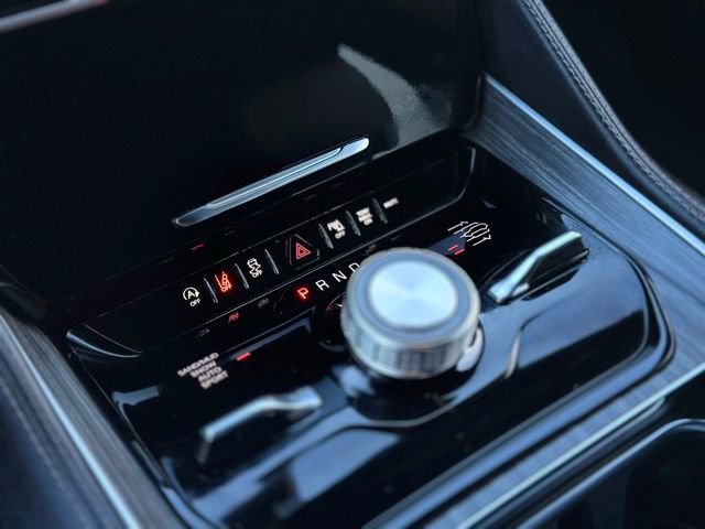 Used 2024 Jeep Wagoneer L Series III w/ Flexible Seating Group image 12