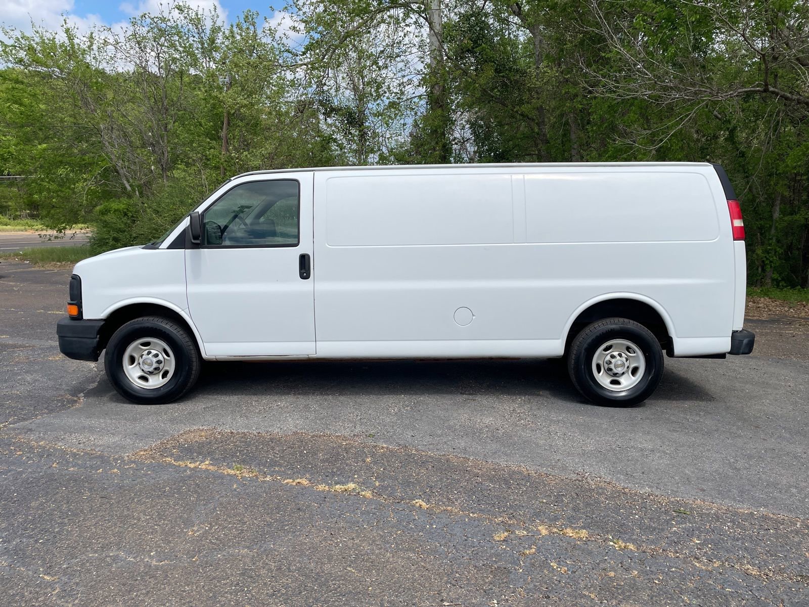Used 2003 Chevrolet Express 3500 Extended image 2