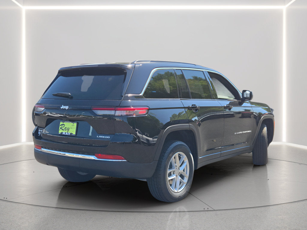 New 2026 Jeep Grand Cherokee Laredo X AWD/4WD image 5