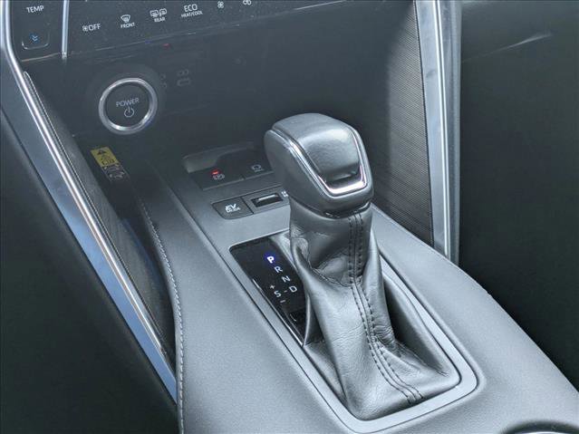 Used 2023 Toyota Venza Nightshade AWD/4WD image 12