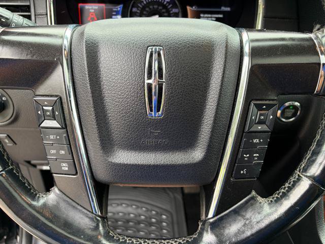 Used 2016 Lincoln Navigator Select AWD/4WD image 35