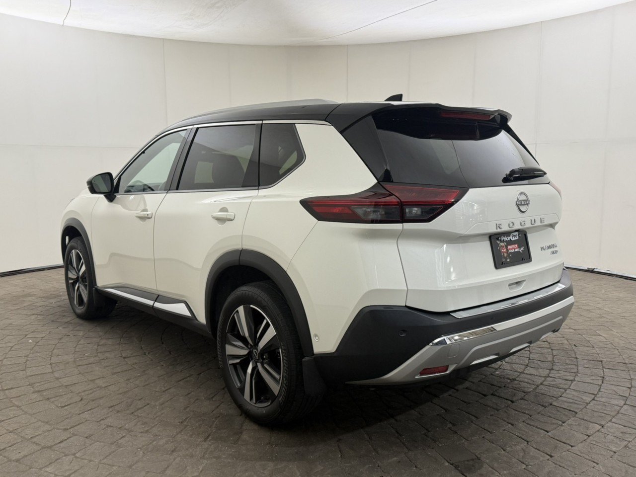 Used 2023 Nissan Rogue Platinum AWD/4WD image 5