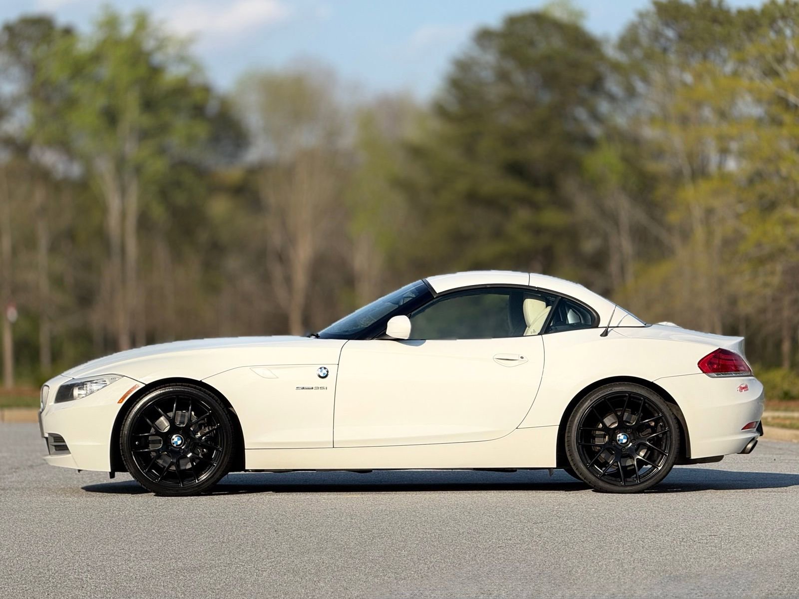 Used 2009 BMW Z4 sDrive35i image 9