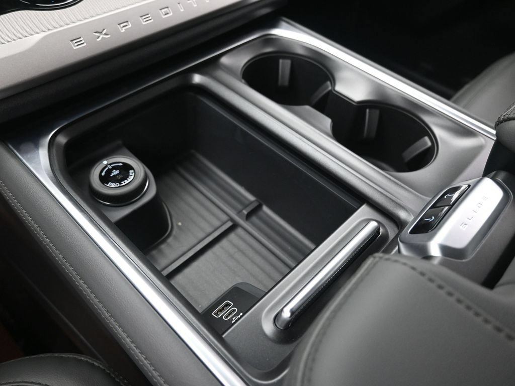 New 2026 Ford Expedition Active RWD image 30