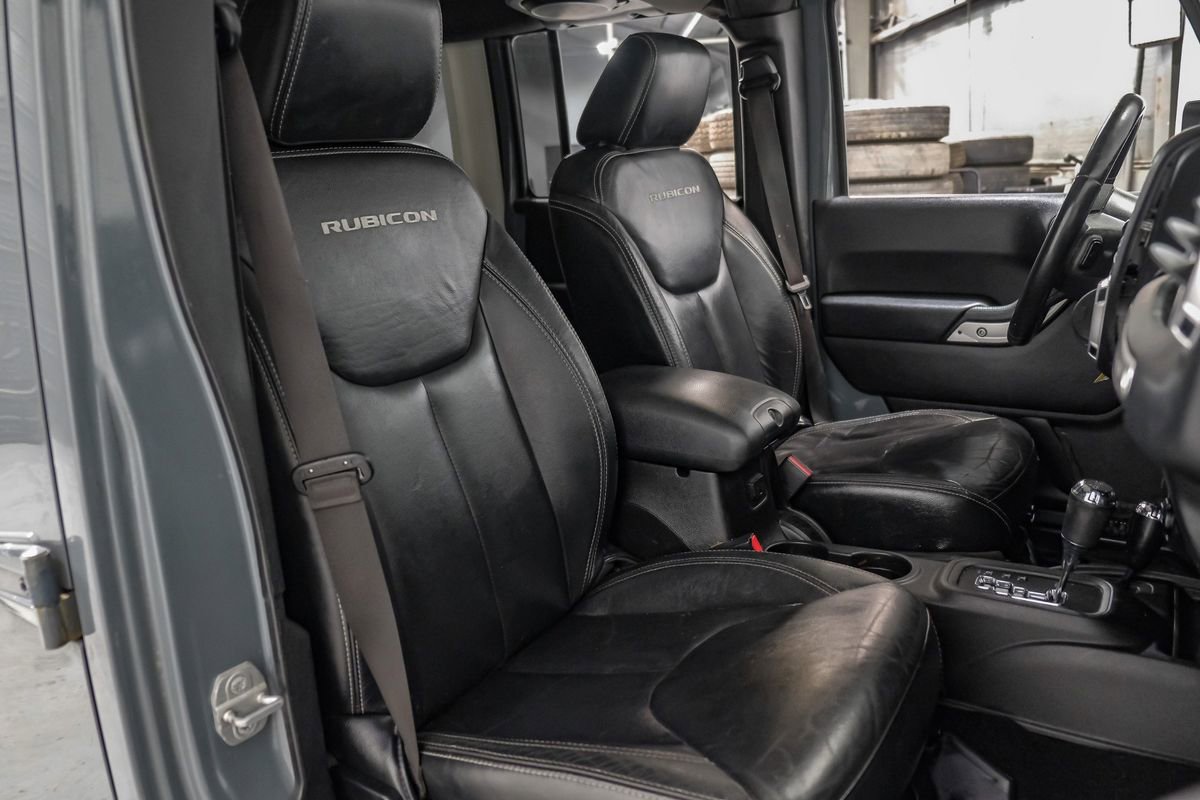Used 2014 Jeep Wrangler Unlimited Rubicon w/ Connectivity Group image 31