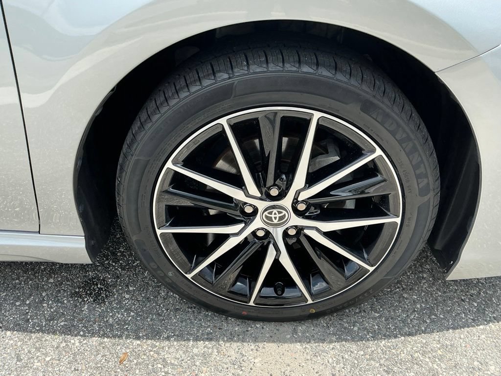 Used 2024 Toyota Camry SE w/ Cold Weather Package FWD image 20