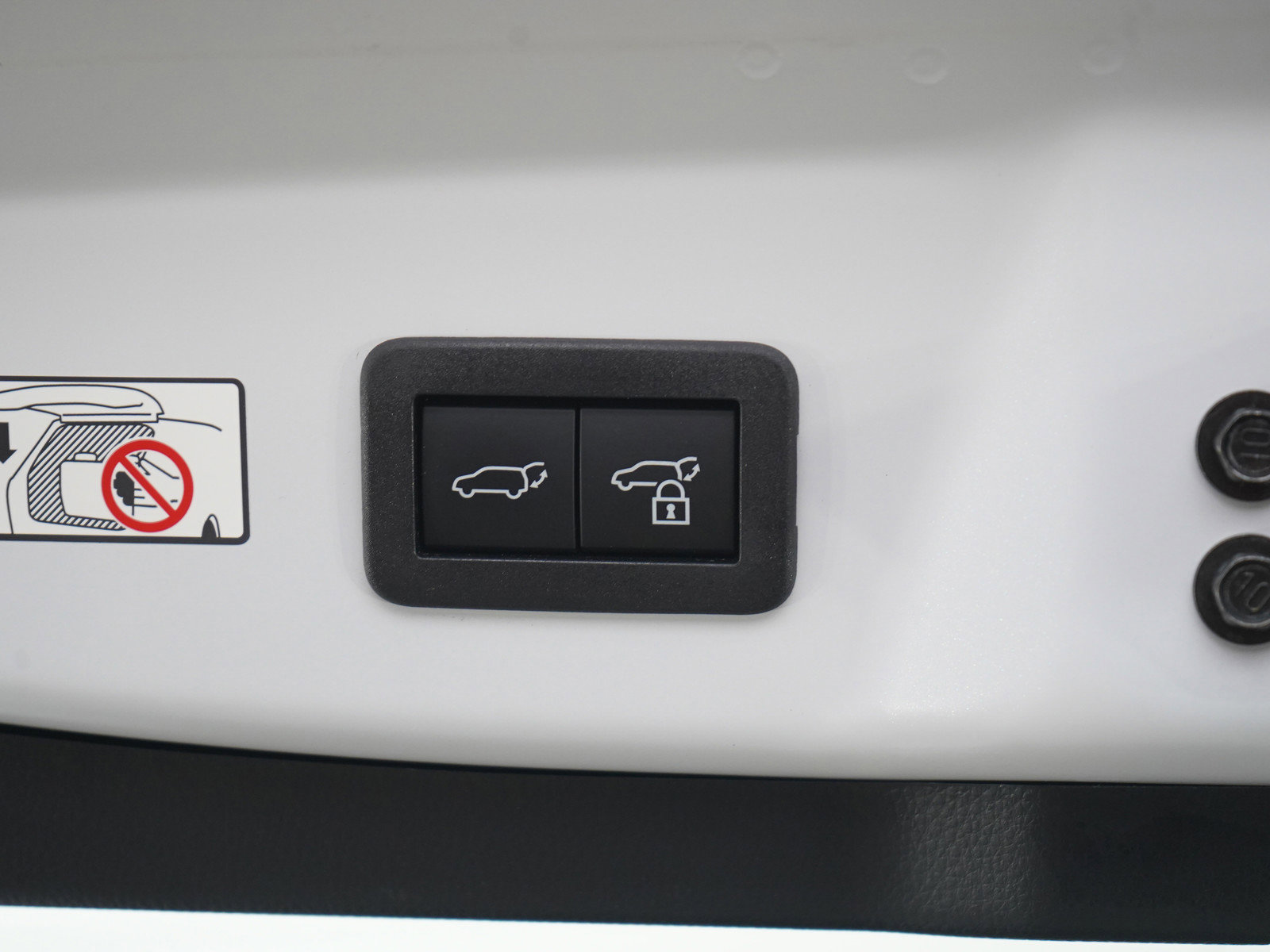 Used 2023 Toyota Prius Prime Premium image 17