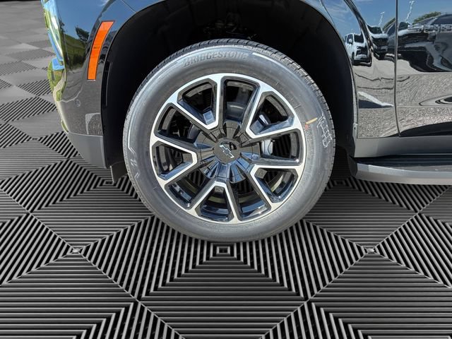 New 2026 Chevrolet Suburban RST w/ RST Capability Package AWD/4WD image 9
