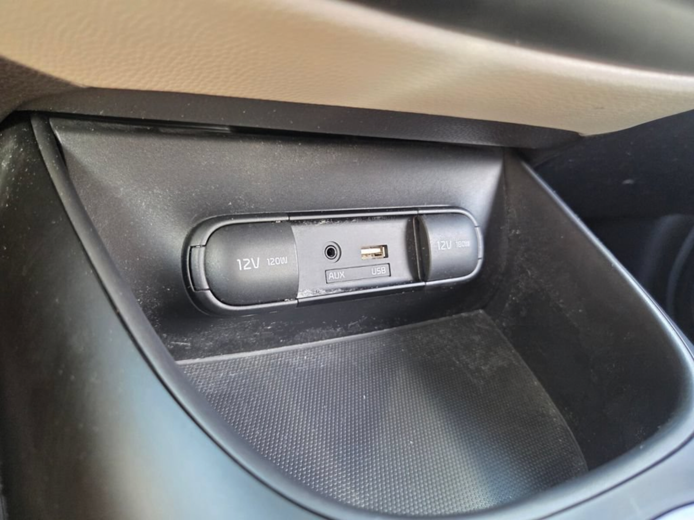 Used 2015 Kia Soul + FWD image 24