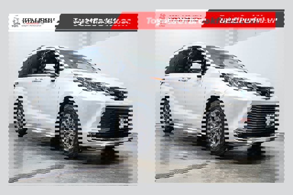 Used 2022 Toyota Sienna XLE