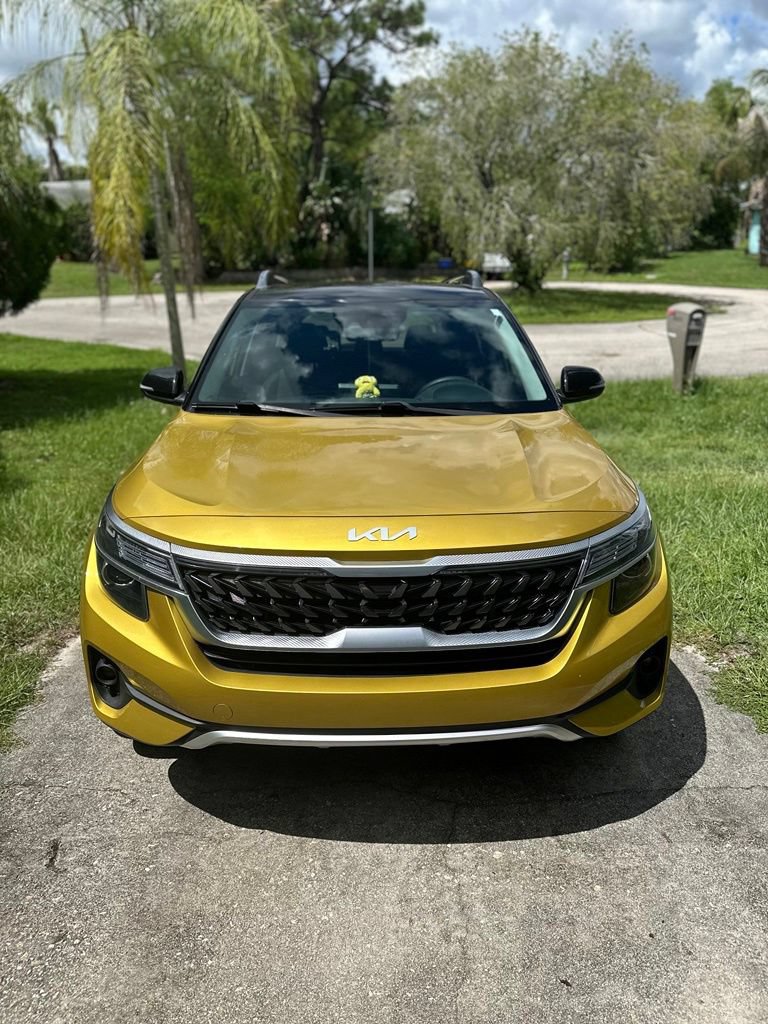 Certified 2022 Kia Seltos Nightfall Edition AWD/4WD image 2
