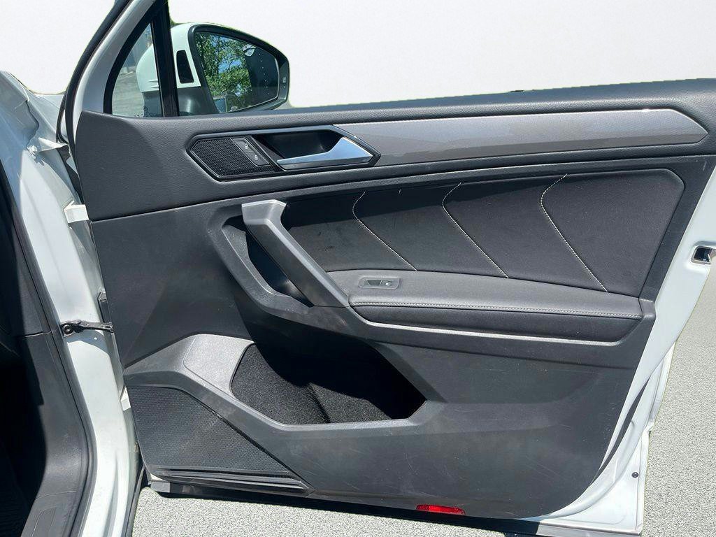 Certified 2024 Volkswagen Tiguan SE AWD/4WD image 11