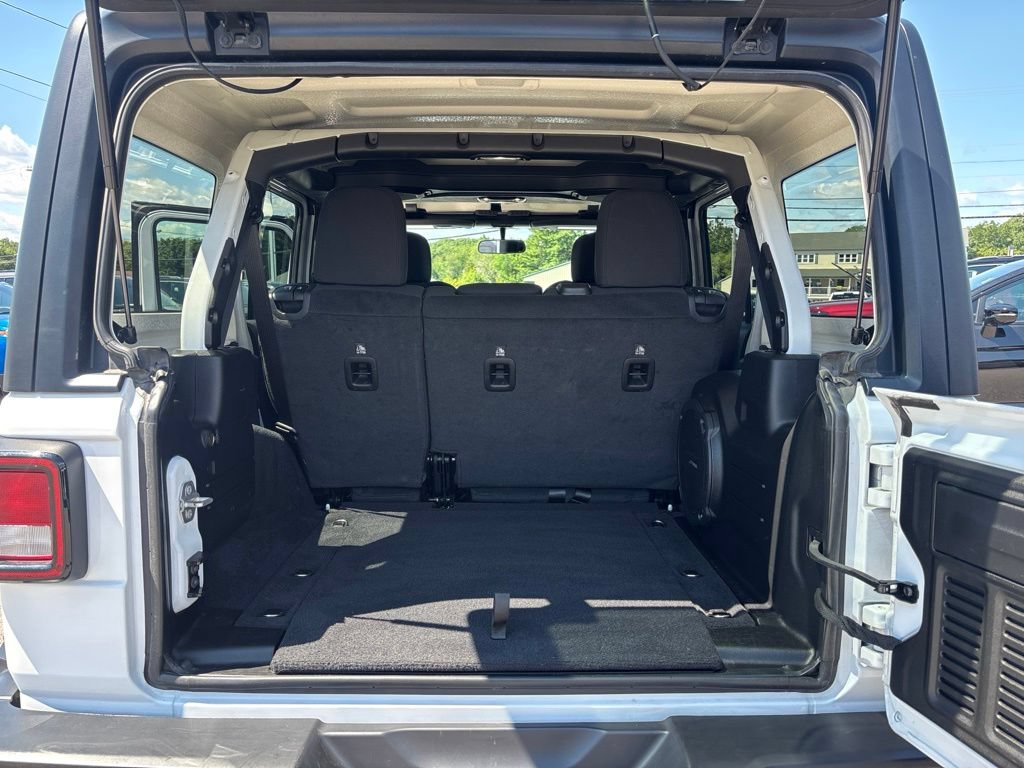 Certified 2021 Jeep Wrangler Unlimited Sahara w/ Cold Weather Group AWD/4WD image 18