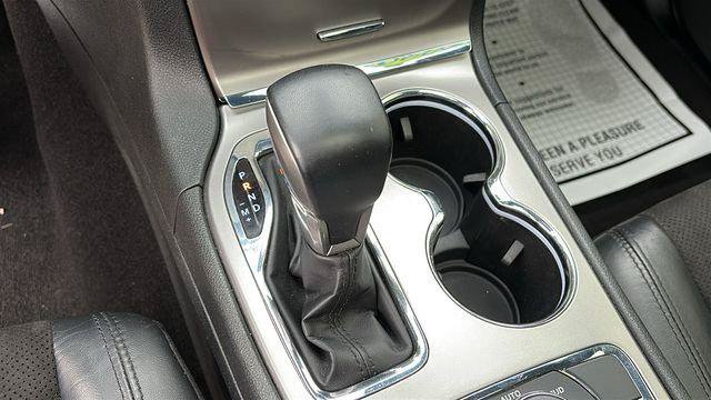 Certified 2022 Jeep Grand Cherokee Laredo X AWD/4WD image 19