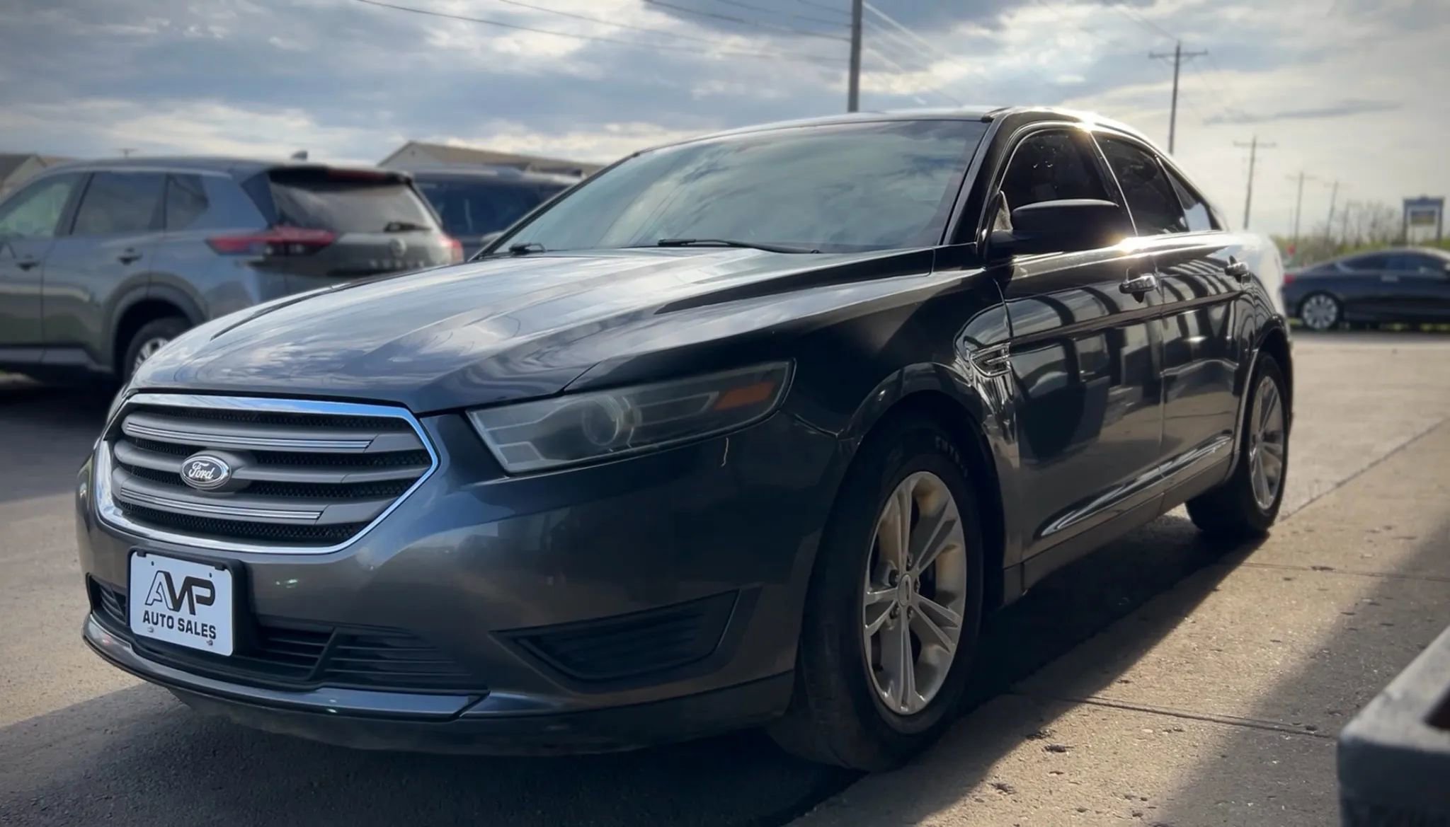 Used 2015 Ford Taurus SE image 7