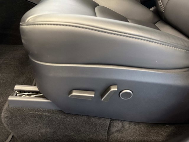 Used 2025 Tesla Model Y Long Range image 13