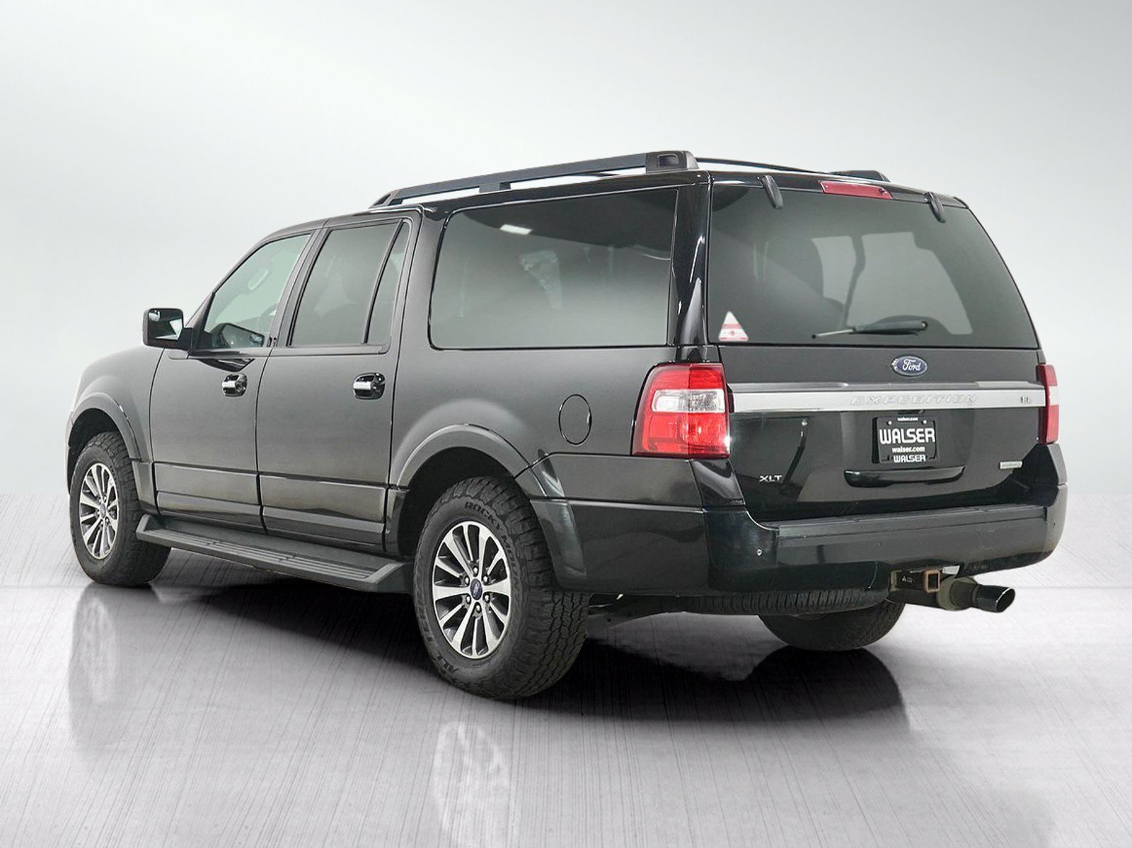 Used 2016 Ford Expedition EL XLT w/ Equipment Group 202A AWD/4WD image 3