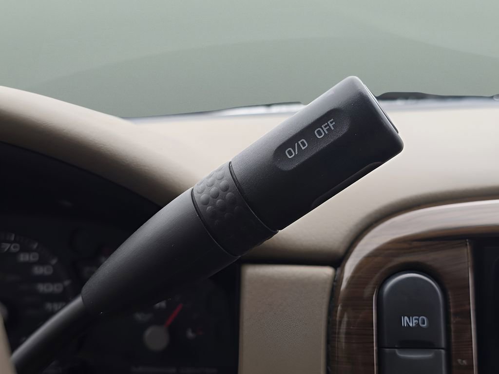 Used 2004 Ford Explorer Eddie Bauer image 9