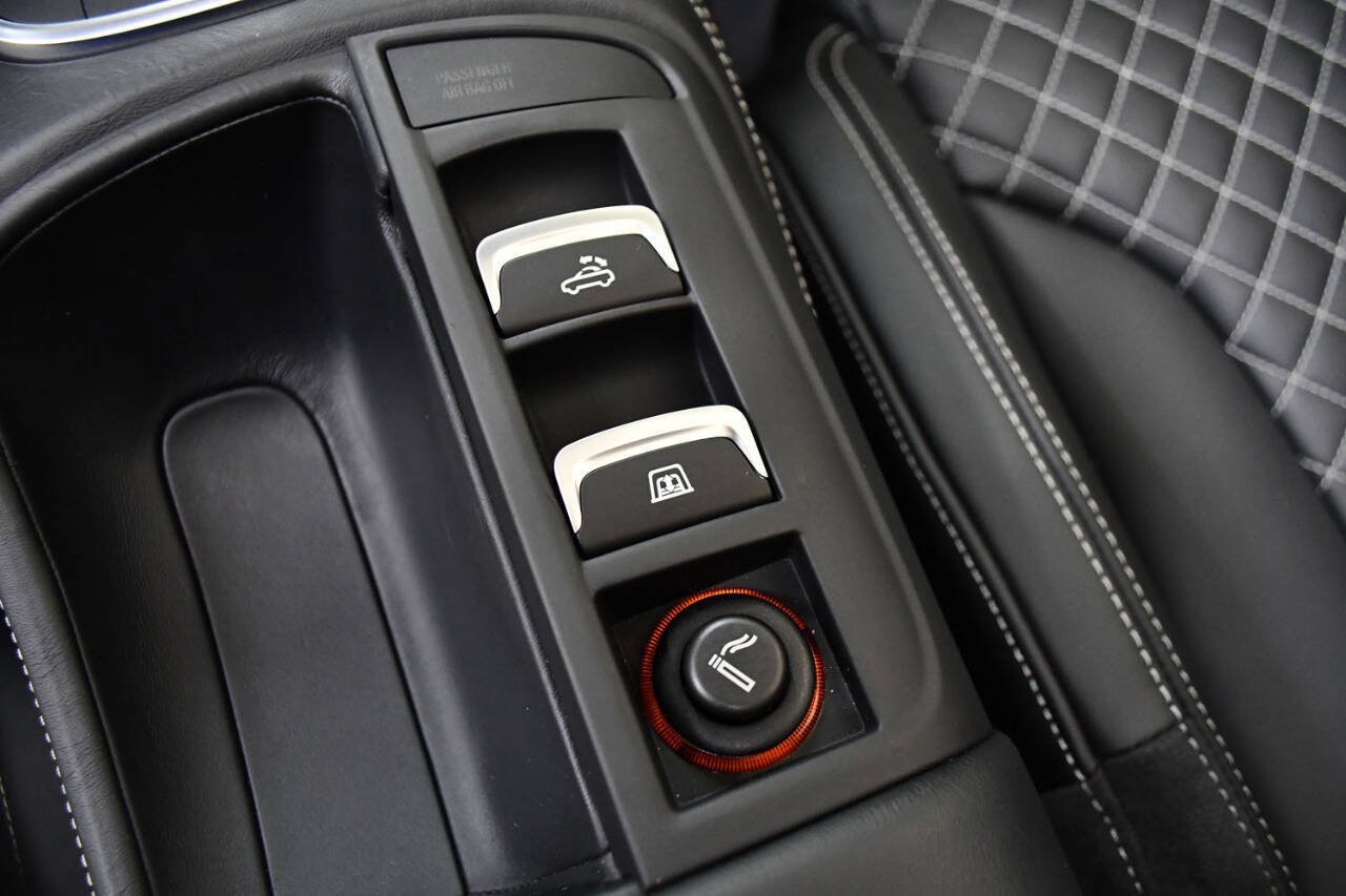Used 2015 Audi R8 V10 AWD/4WD image 18