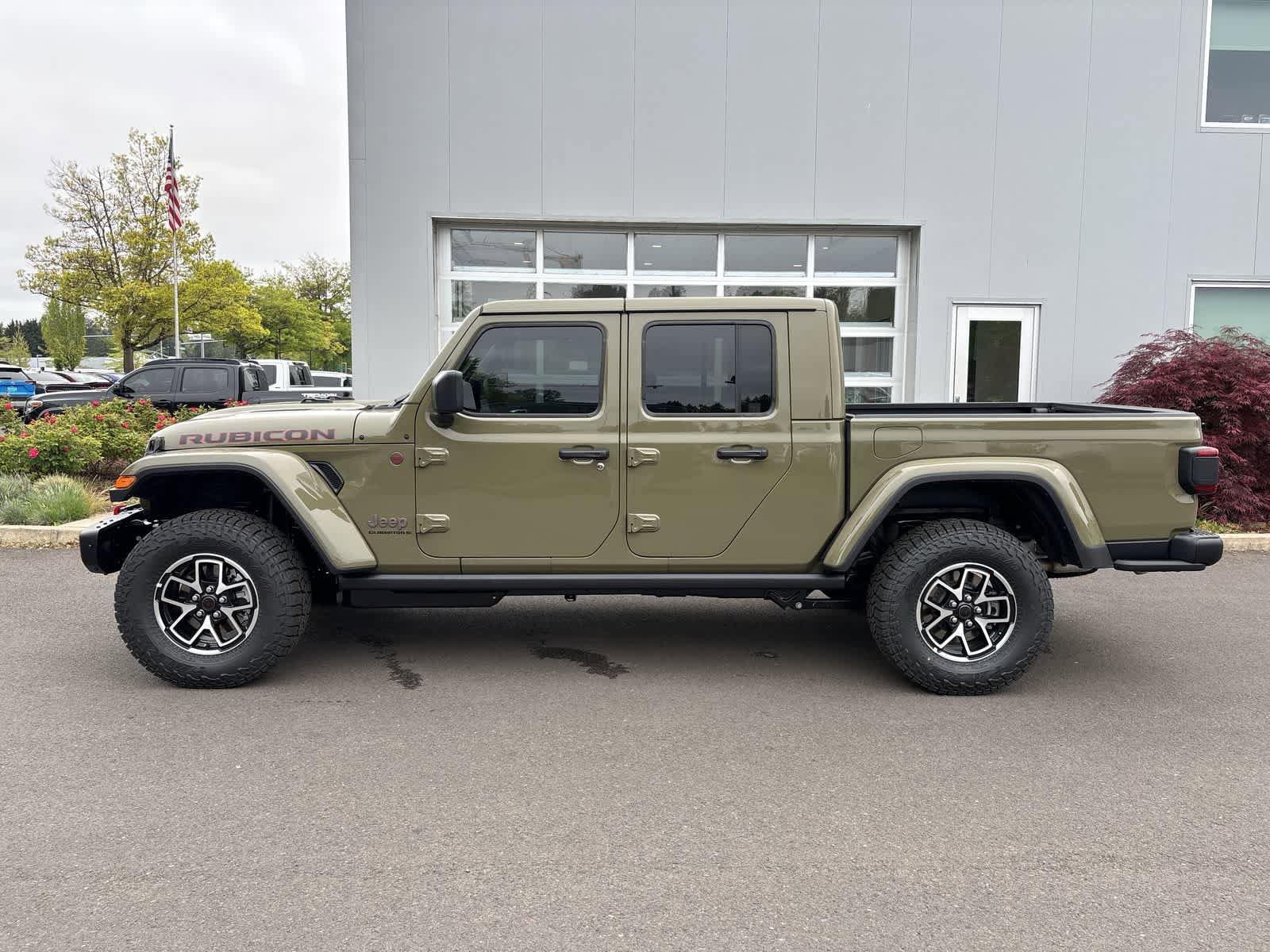 New 2026 Jeep Gladiator Rubicon w/ Steel Bumper Group AWD/4WD image 2