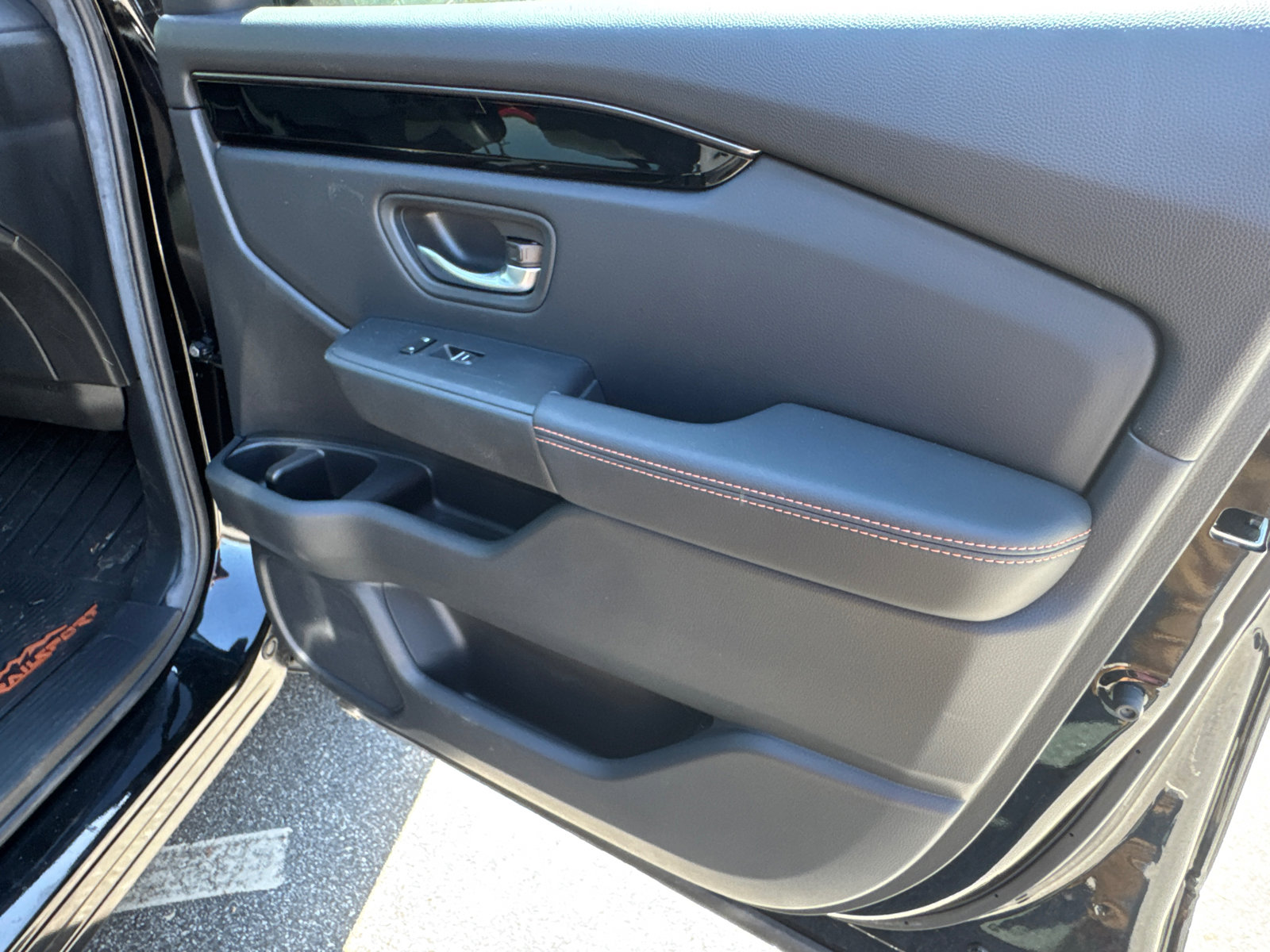 Used 2025 Honda Pilot TrailSport image 17