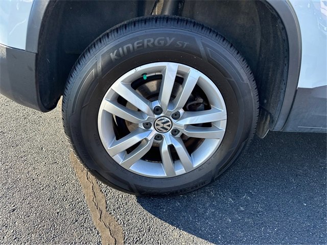 Used 2017 Volkswagen Tiguan S image 13