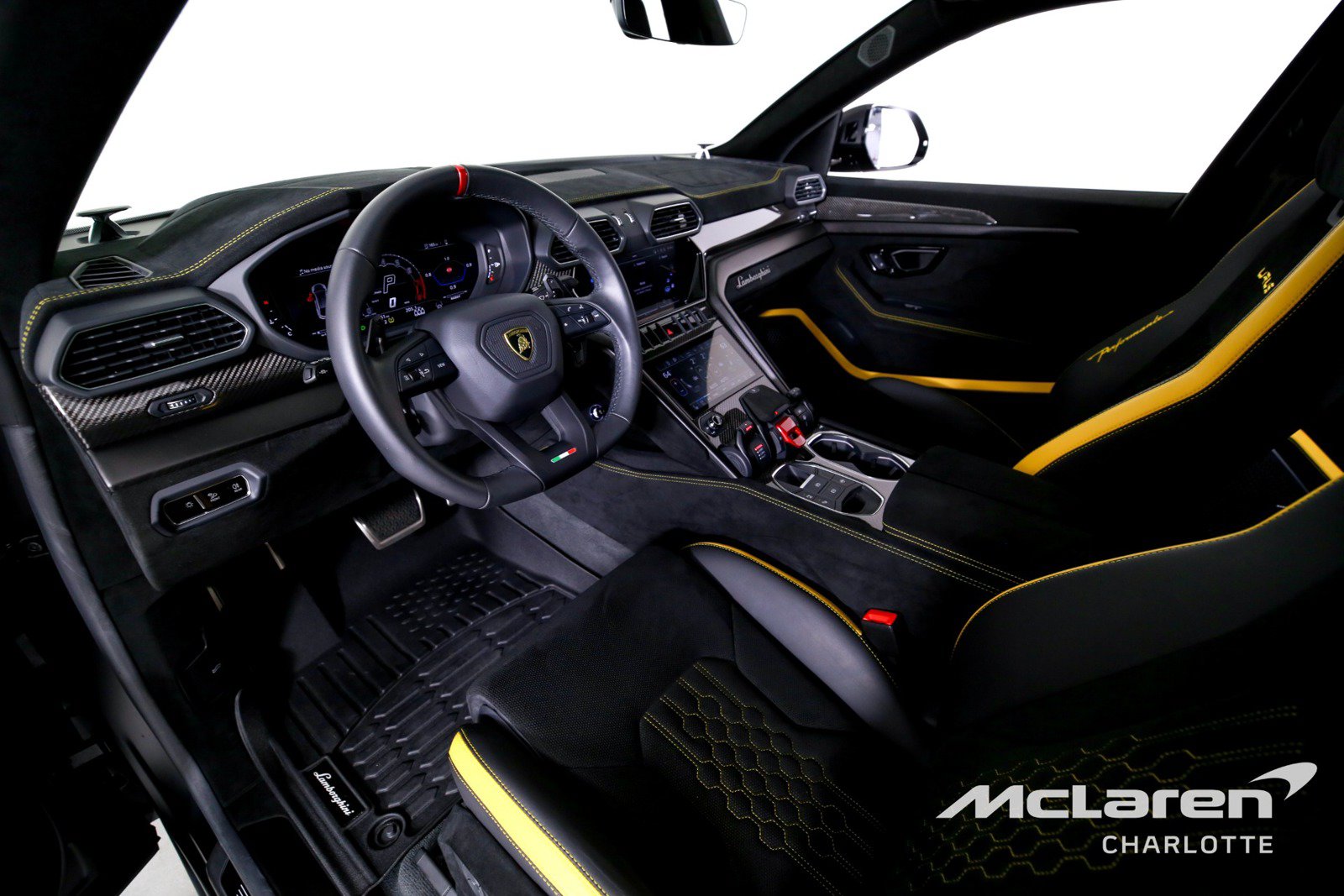 Used 2024 Lamborghini Urus Performante AWD/4WD image 12