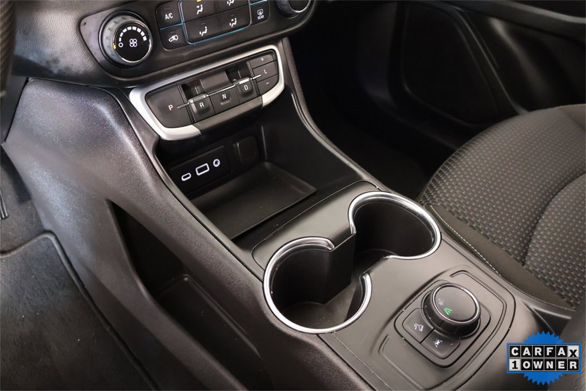 Used 2023 GMC Terrain SLE w/ Elevation Edition image 7