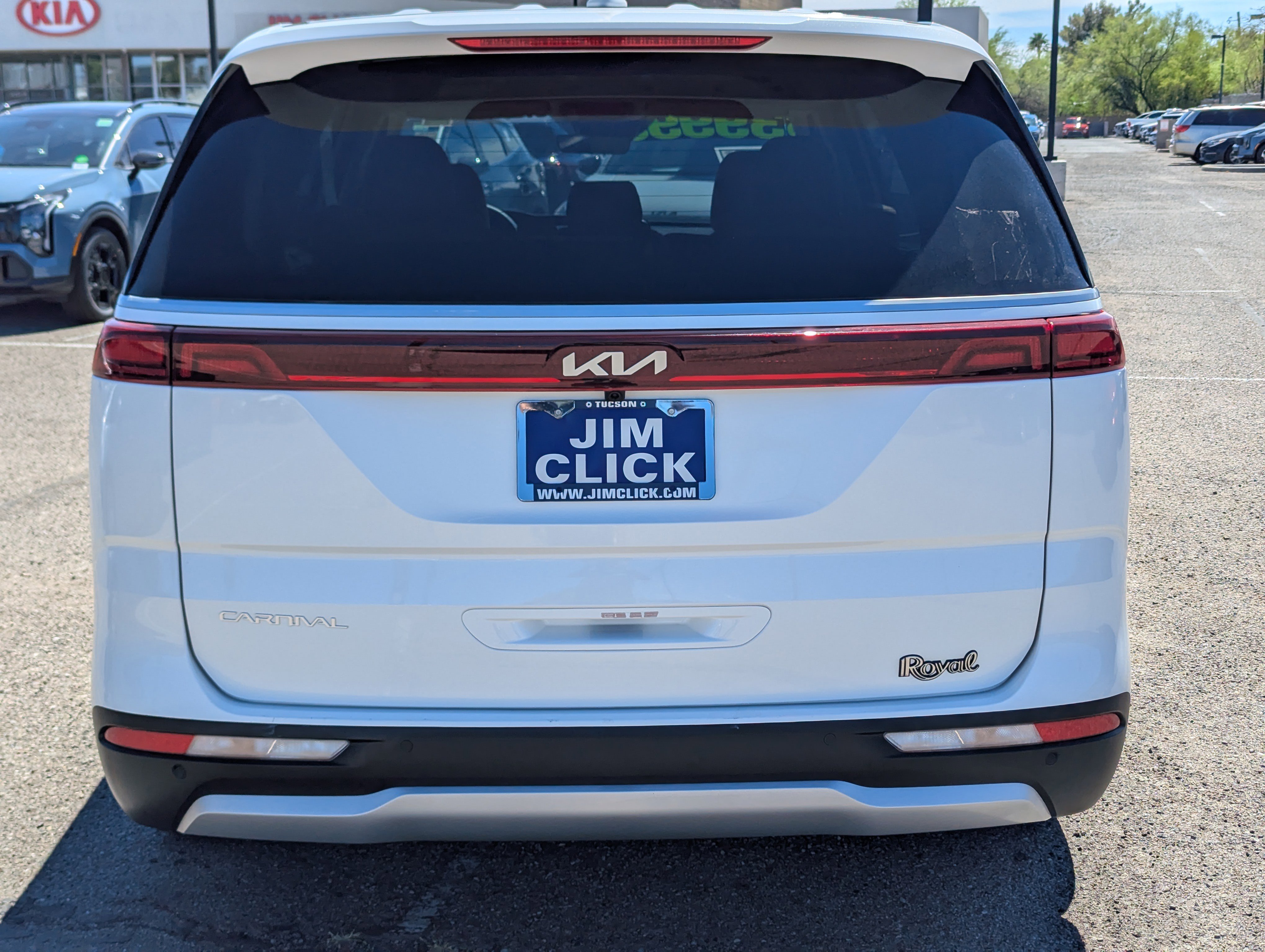 Certified 2024 Kia Carnival EX image 3