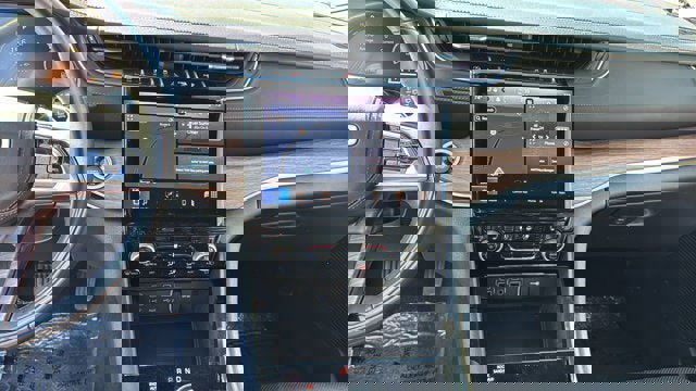 Used 2021 Jeep Grand Cherokee L Summit w/ MOPAR Finishing Package image 22