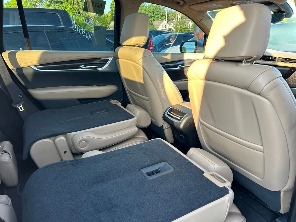 Used 2024 Cadillac XT6 Sport w/ Platinum Package AWD/4WD image 11