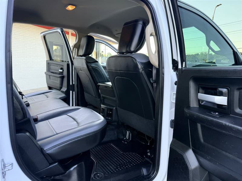 Used 2019 RAM 2500 Tradesman w/ Chrome Appearance Group AWD/4WD image 12