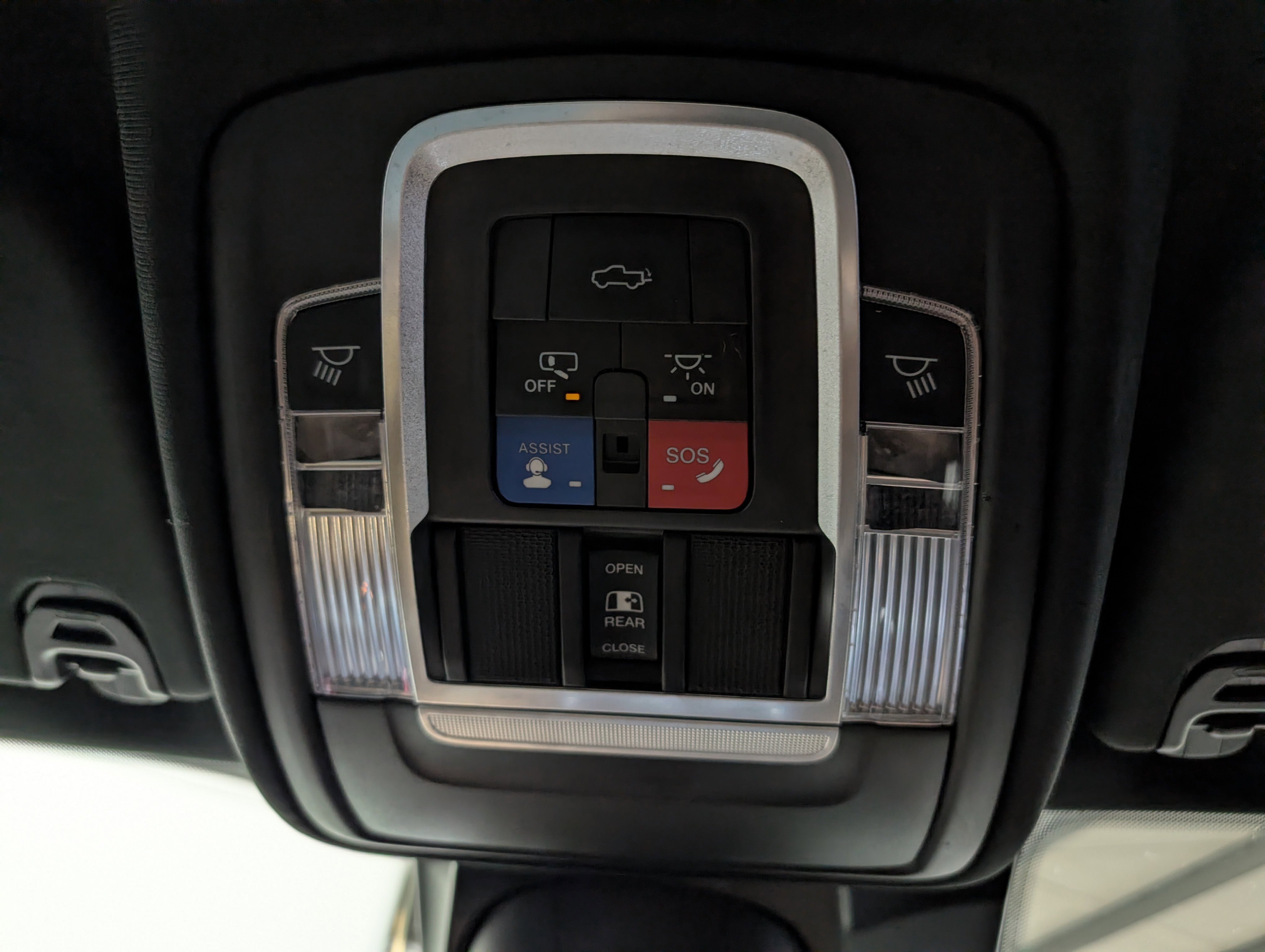 Used 2021 RAM 1500 Limited w/ Body Color Bumper Group image 29