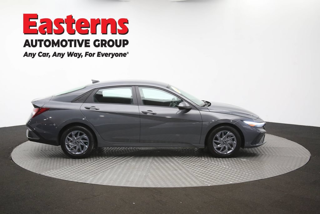 Used 2024 Hyundai Elantra SEL FWD image 43