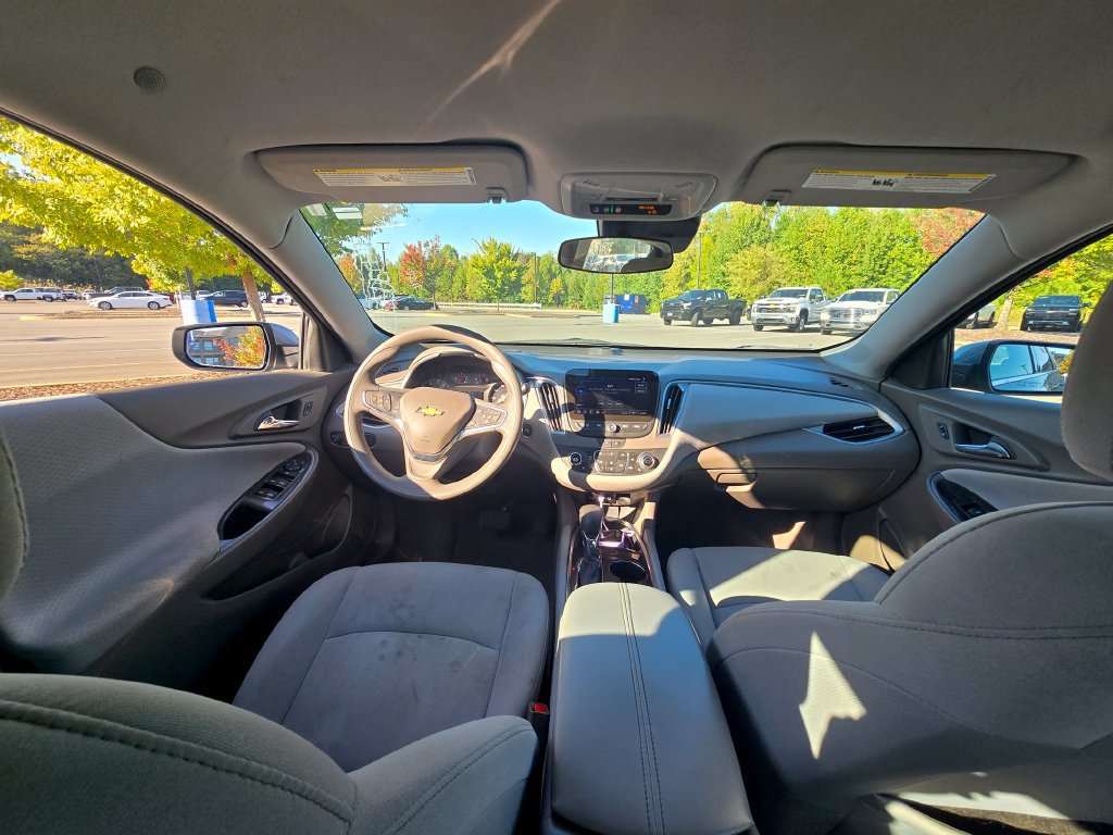 Used 2025 Chevrolet Malibu LT FWD image 14