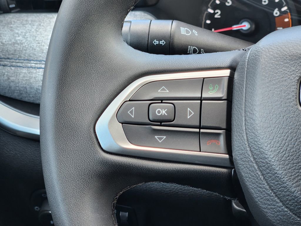 Used 2025 Jeep Compass Latitude AWD/4WD image 27