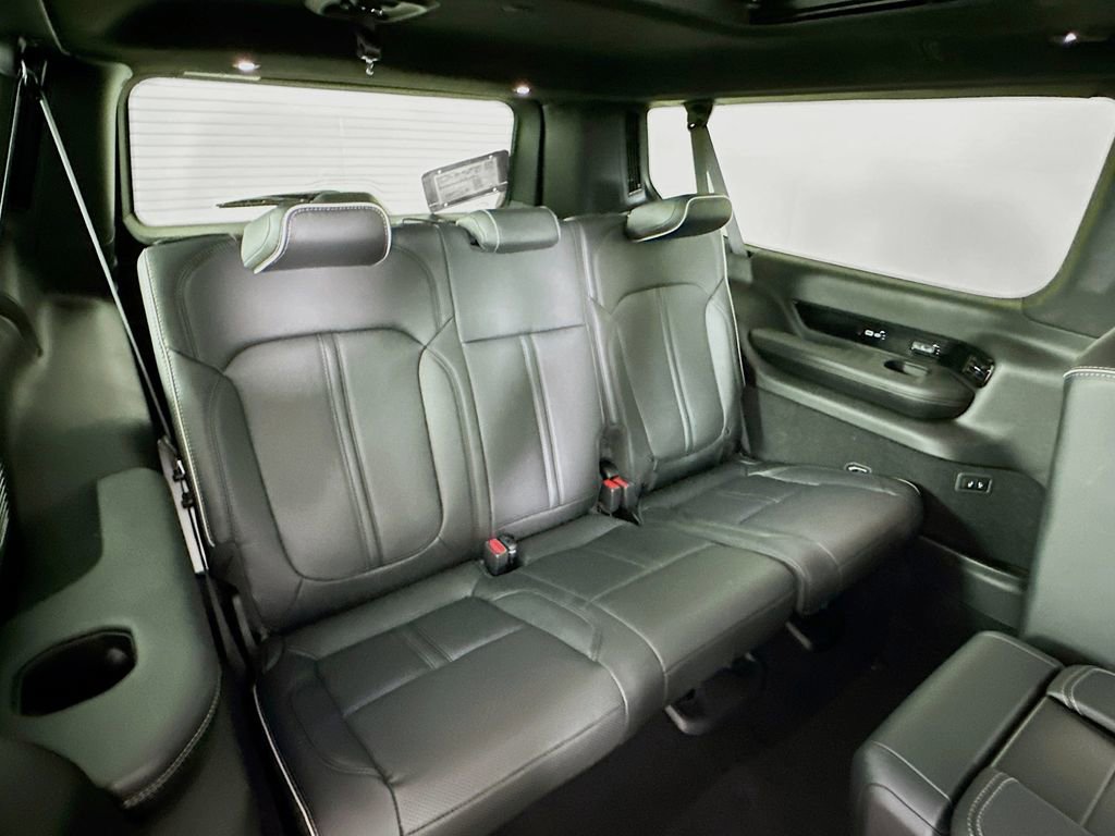 New 2025 Jeep Grand Wagoneer L Series II Obsidian w/ Quick Order Packagew 28T image 34