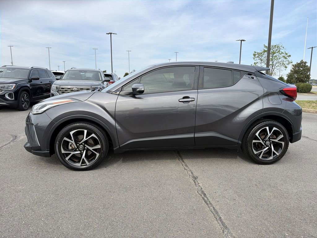 Used 2020 Toyota C-HR XLE image 2