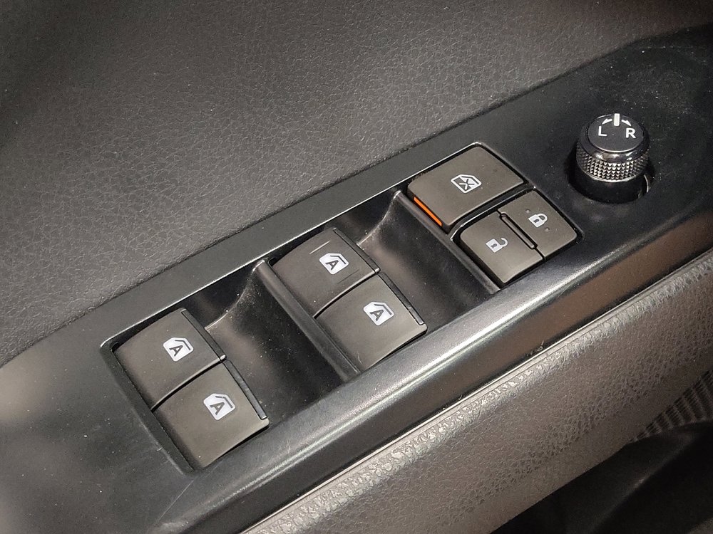 Used 2019 Toyota Camry SE image 27