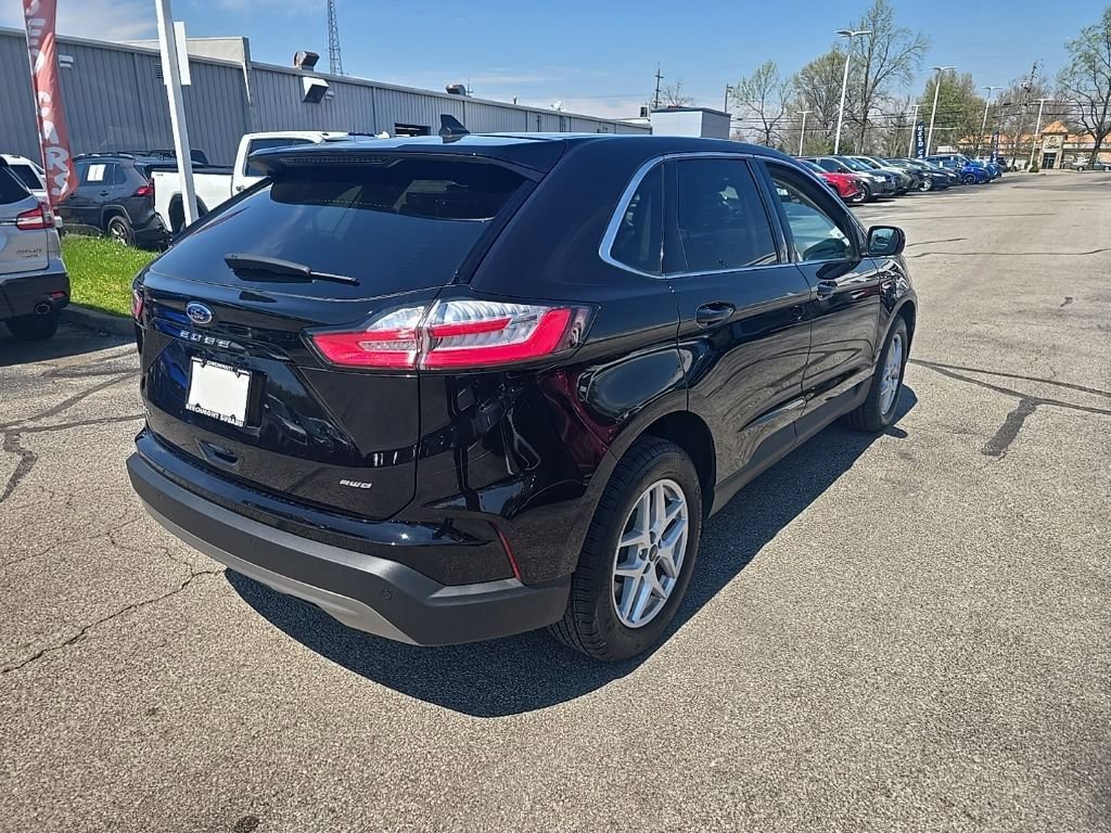 Used 2024 Ford Edge SEL AWD/4WD image 3