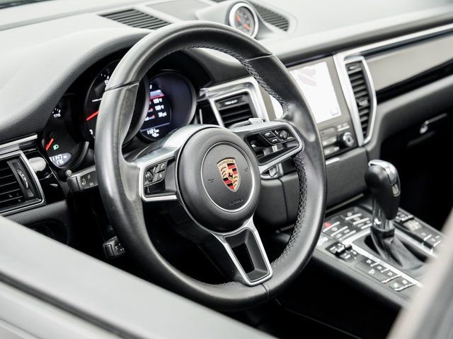 Used 2017 Porsche Macan image 9