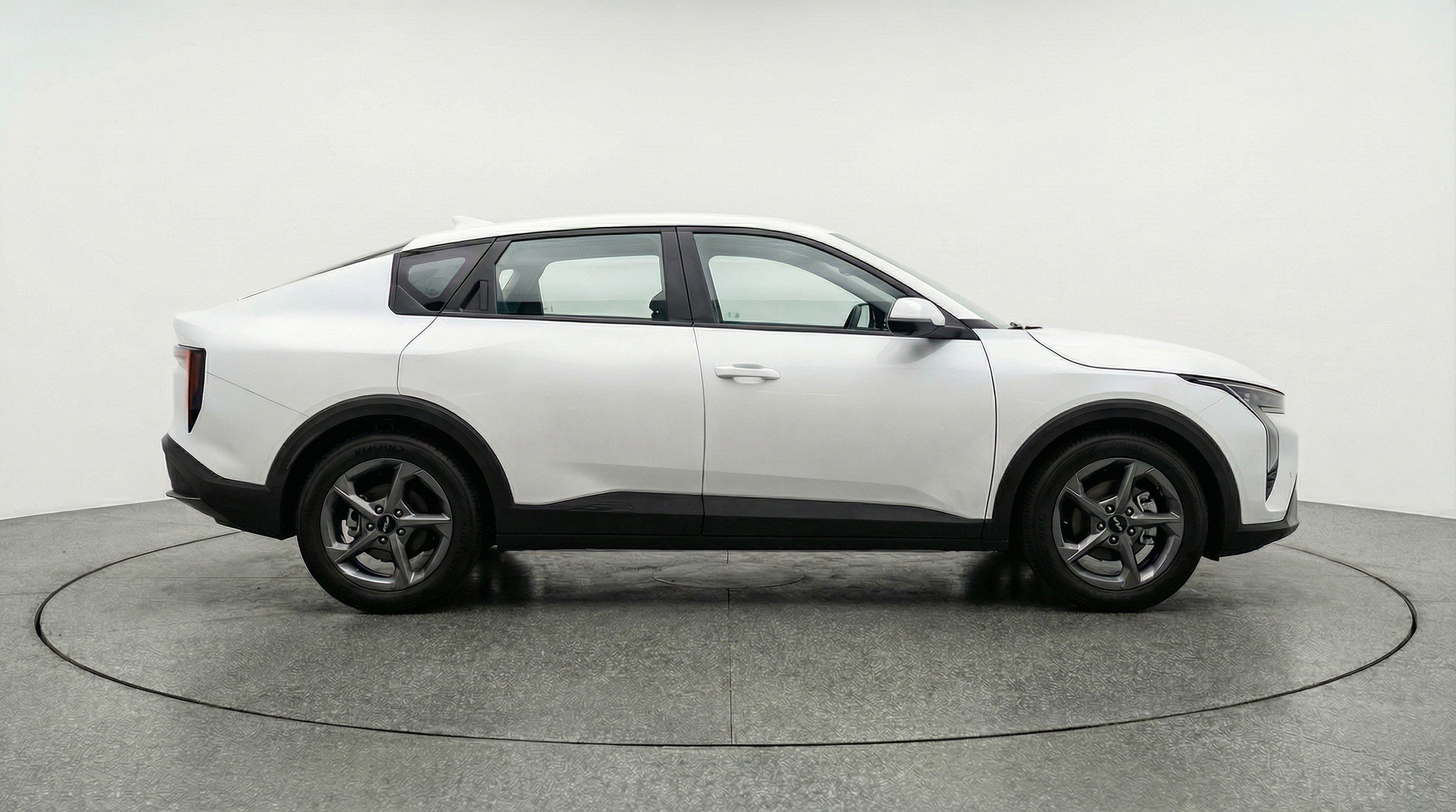 Used 2025 Kia K4 LXS FWD image 11