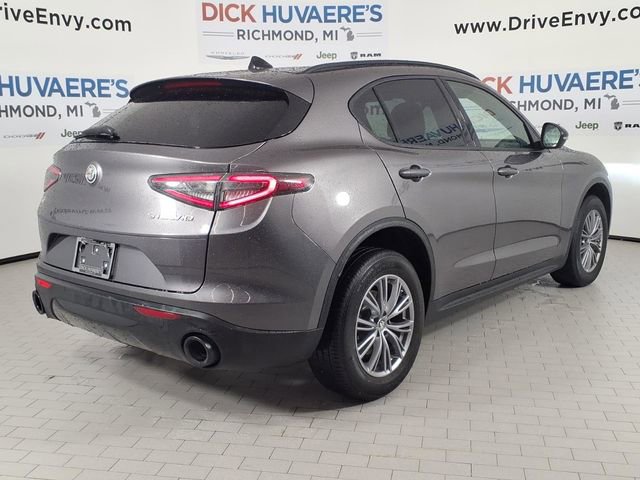 Used 2024 Alfa Romeo Stelvio Sprint AWD/4WD image 4