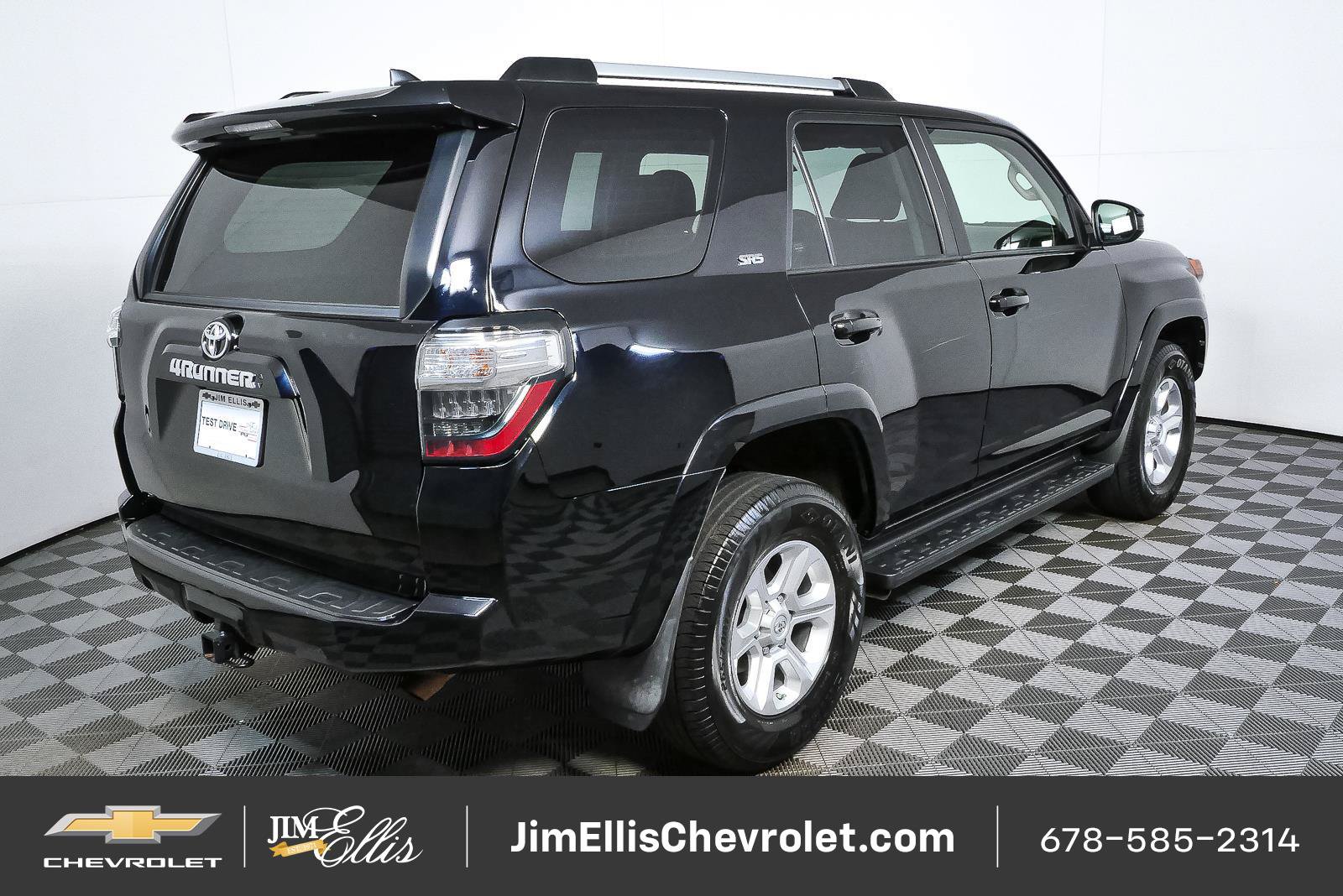 Used 2021 Toyota 4Runner SR5 AWD/4WD image 3