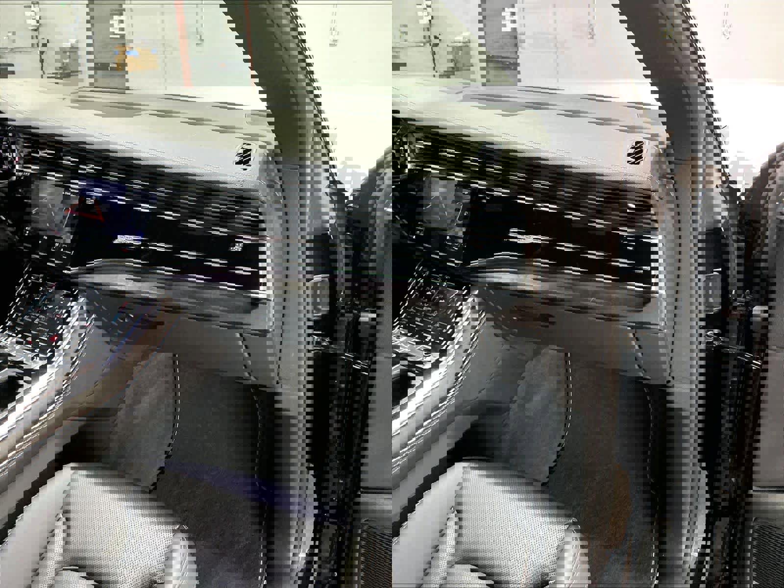 Used 2023 Audi Q8 Prestige w/ Prestige Package image 18