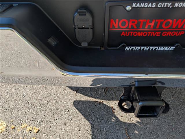 Used 2024 Chevrolet Silverado 3500 LT AWD/4WD image 24