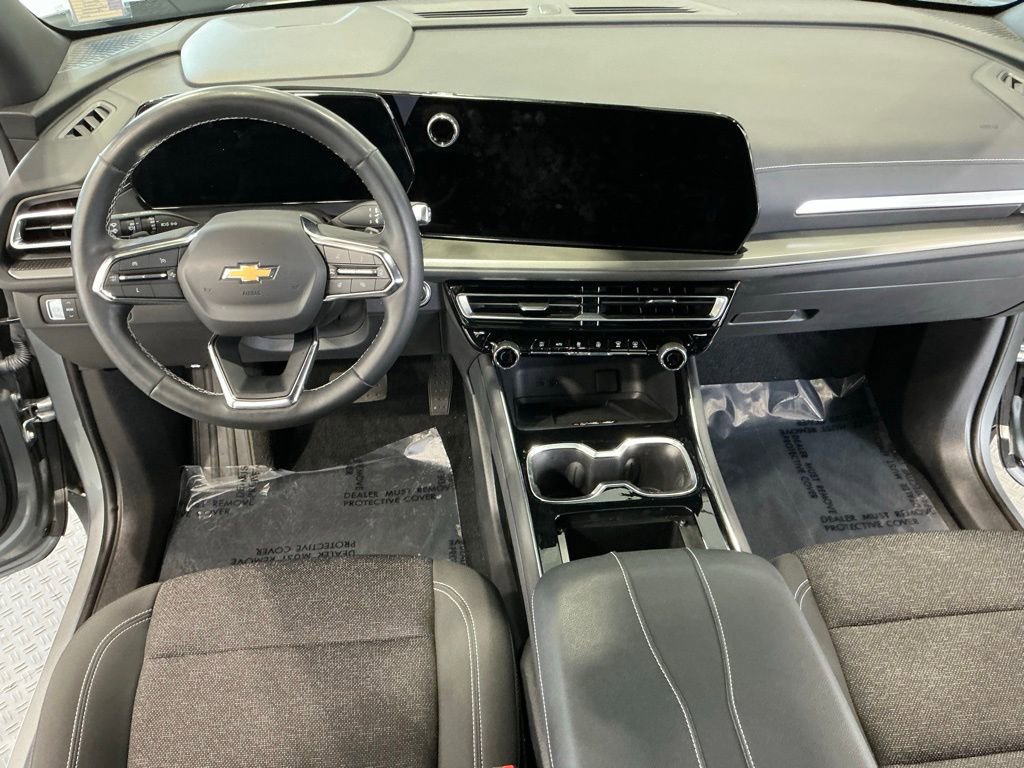 Used 2024 Chevrolet Traverse LT image 17
