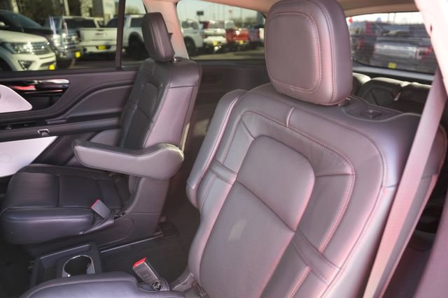 Used 2025 Lincoln Aviator Reserve w/ Equipment Group 201A image 14