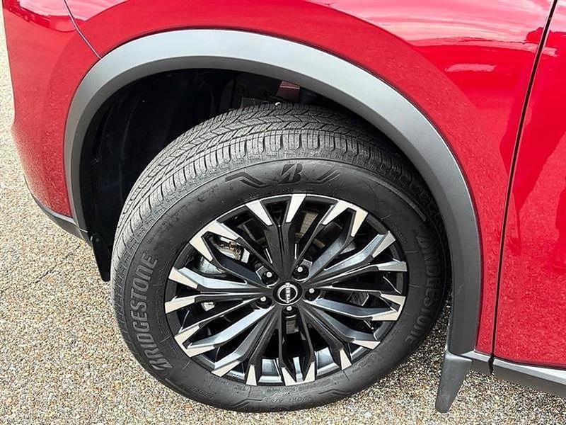 Used 2025 Nissan Rogue SL w/ Tech Package image 57