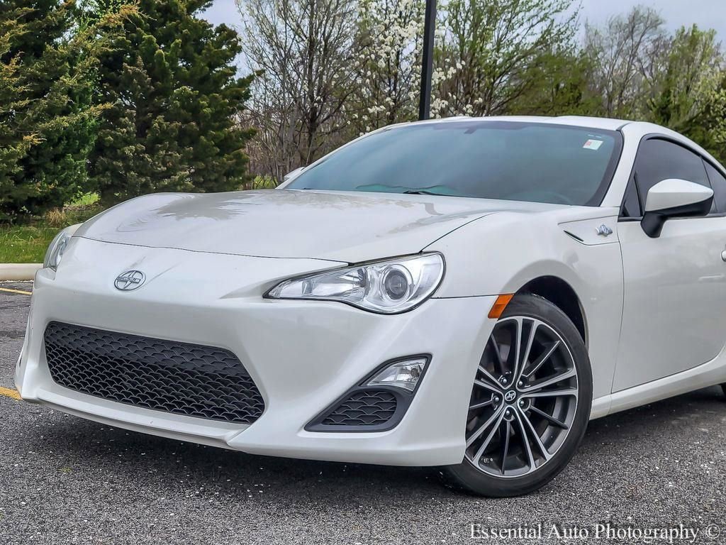Used 2016 Scion FR-S image 2